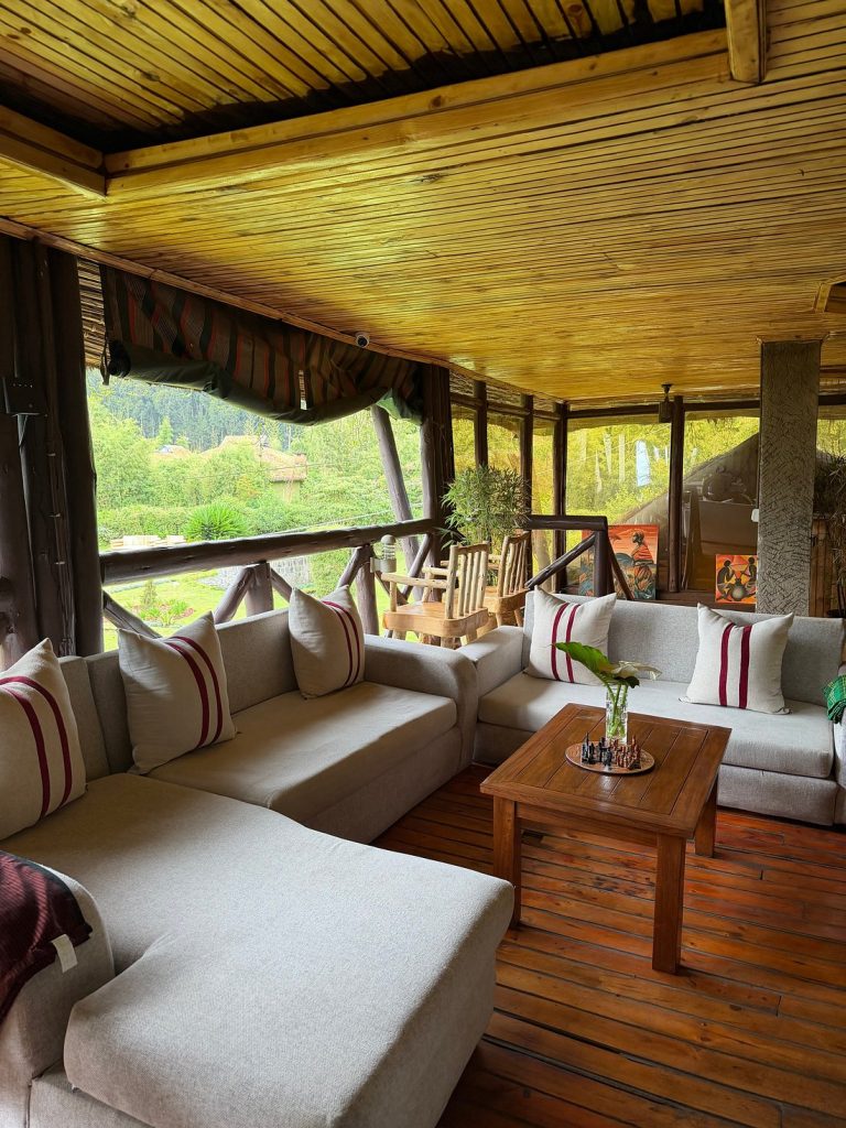 Tiloreza Volcanoes Ecolodge or Da Vinci Gorilla Lodge